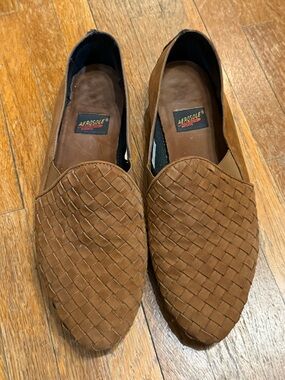 Vintage AEROSOLES Tan Woven Leather Slip-On Loafers